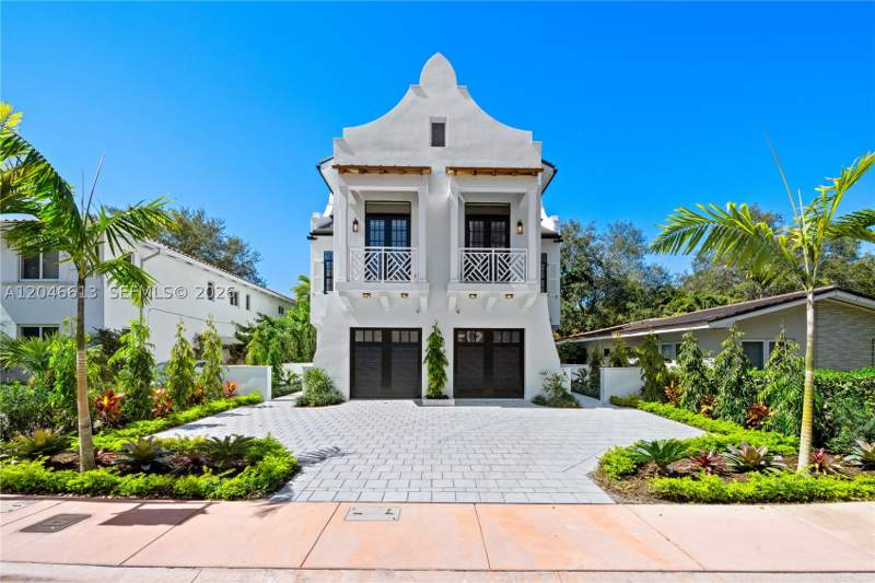 3 bedroom Townhouse at 2710 S Le Jeune Rd, Coral Gables Biltmore Sec, Coral Gables — photo 2