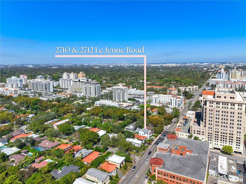 3 bedroom Townhouse at 2712 S Le Jeune Rd, Coral Gables Biltmore Sec, Coral Gables — photo 2