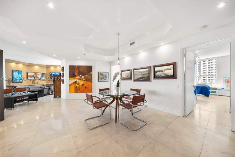 2 bedroom Condominium at 808 Brickell Key Dr 1808, Two Tequesta Point Condo, Miami — photo 4