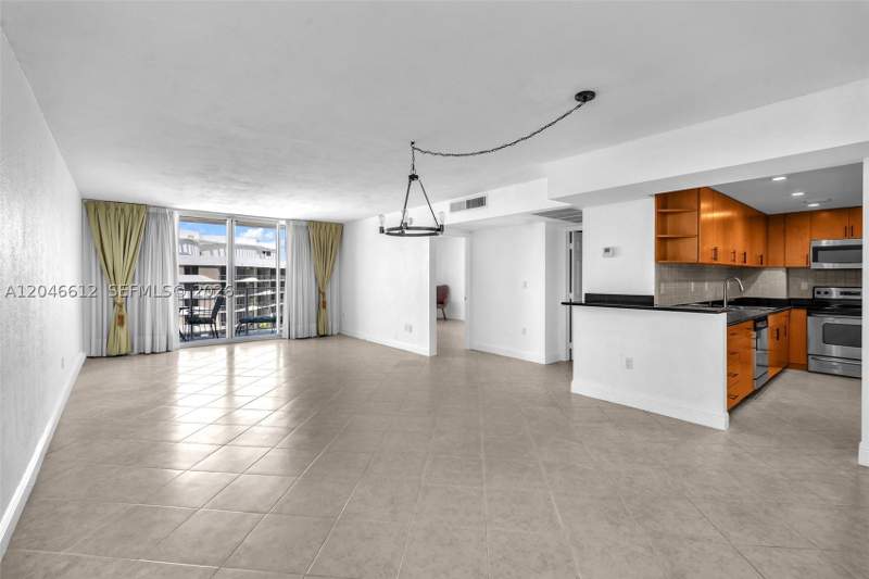 1 bedroom Condominium at 10350 W Bay Harbor Dr 8F, Island Pointe Condominium, Bay Harbor Islands — photo 4