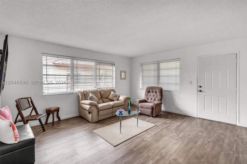 2 bedroom Condominium at 20327 NE 2nd Ave 26, Ro-Mont South Condo H, Miami — photo 4