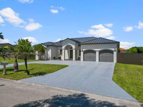 13205 SW 218th Ter, Miami FL - photo 10 of 54
