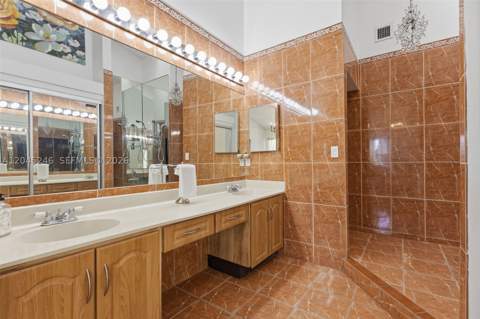 8165 NW 187th Ter, Hialeah FL - photo 18 of 32