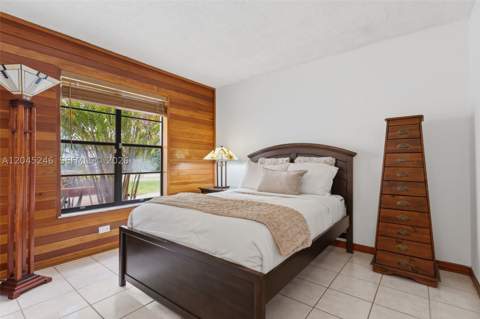 8165 NW 187th Ter, Hialeah FL - photo 20 of 32