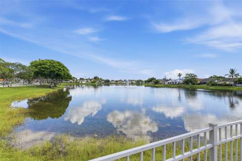 8165 NW 187th Ter, Hialeah FL - photo 24 of 32