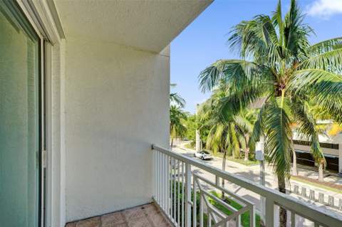 9172 Collins Avenue 302, Surfside FL - photo 19 of 30