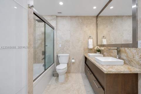 2301 Collins Ave Ph22, Miami Beach FL - photo 10 of 44