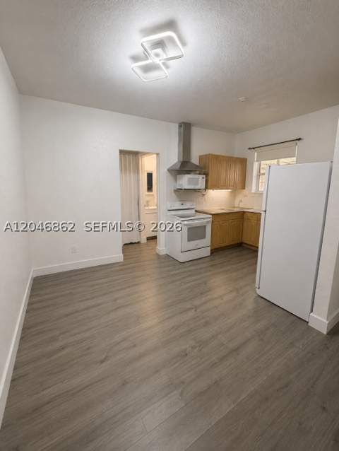 1021 NW 3rd St 106, Miami FL - photo 15 of 24
