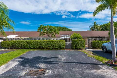 1013 NW 53rd Street, Deerfield Beach FL - photo 10 of 54