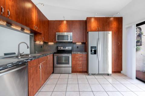 1013 NW 53rd Street, Deerfield Beach FL - photo 12 of 54