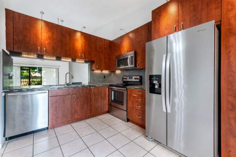 1013 NW 53rd Street, Deerfield Beach FL - photo 14 of 54