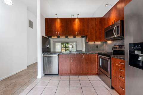 1013 NW 53rd Street, Deerfield Beach FL - photo 15 of 54