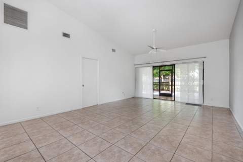 1013 NW 53rd Street, Deerfield Beach FL - photo 18 of 54