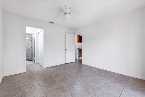 1013 NW 53rd Street, Deerfield Beach FL - photo 24 of 54