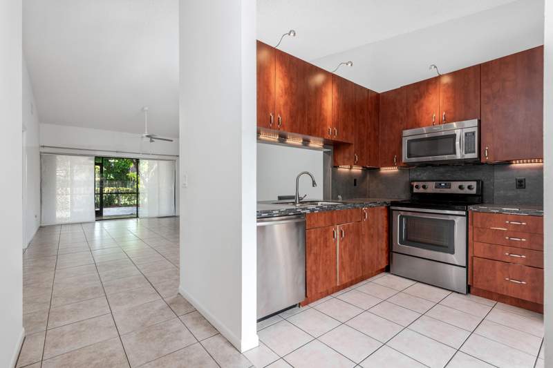 2 bedroom Residential at 1013 NW 53rd Street, The Lakes, Deerfield Beach — photo 4