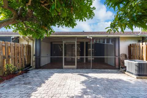 1013 NW 53rd Street, Deerfield Beach FL - photo 8 of 54