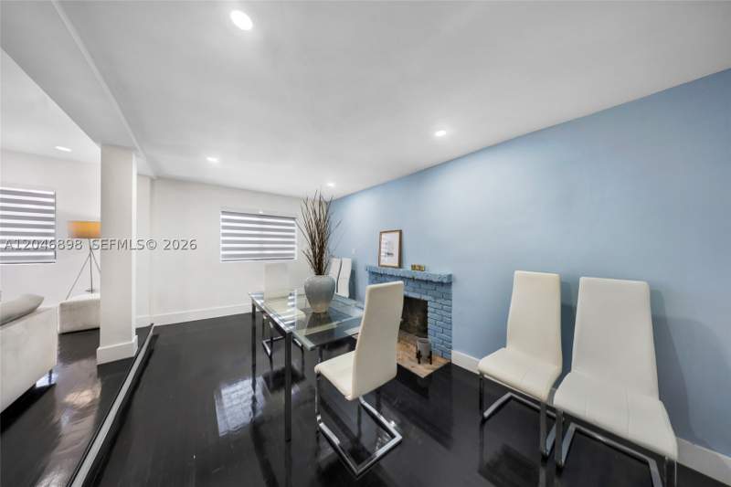 2 bedroom SingleFamilyResidence at 6541 SW 18th St, Ivywild, West Miami — photo 4