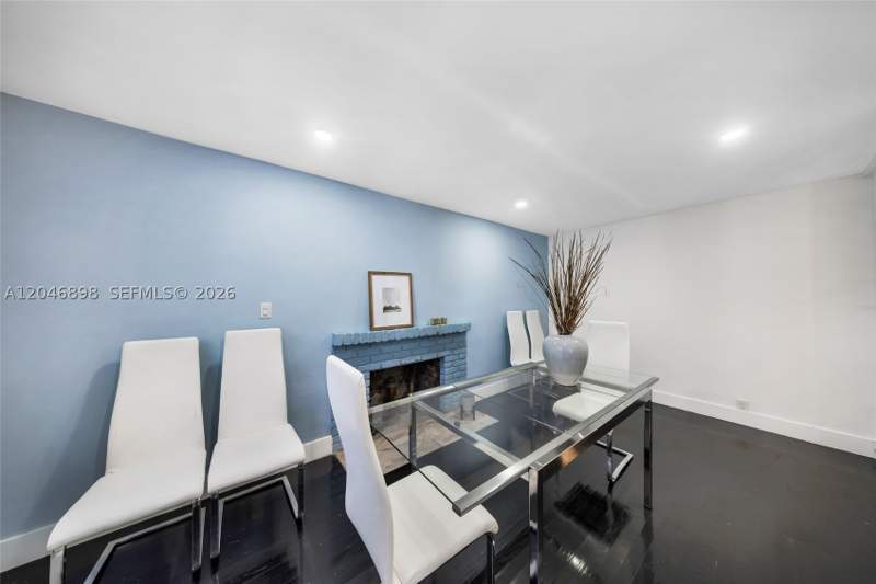 2 bedroom SingleFamilyResidence at 6541 SW 18th St, Ivywild, West Miami — photo 5
