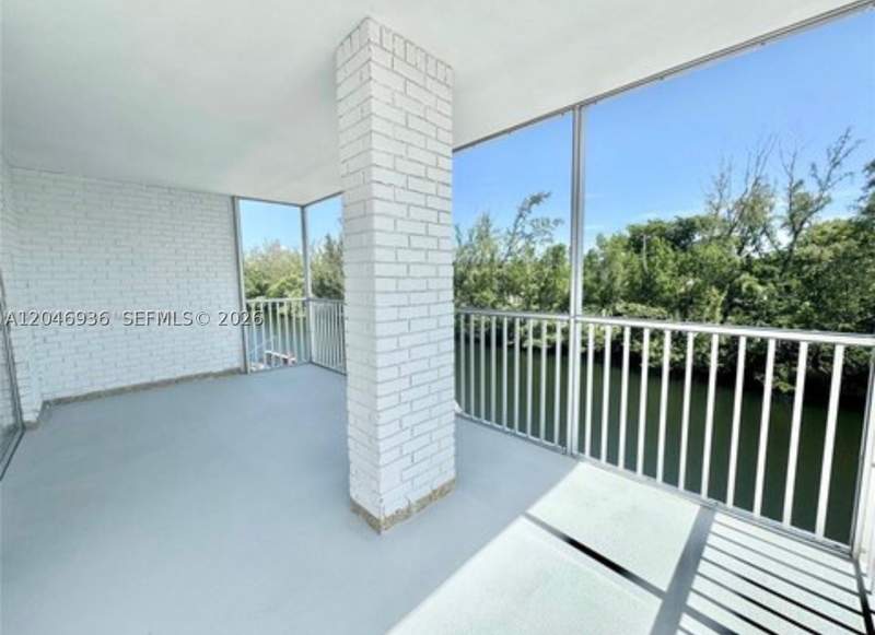 2 bedroom Condominium at 3660 NE 166th St 315, Eastern Shores White Hous, North Miami Beach — photo 2