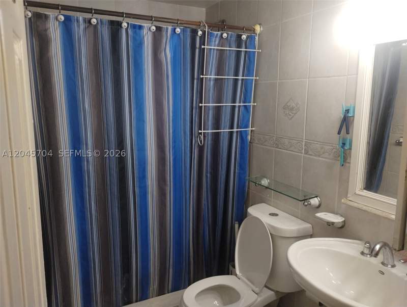 2 bedroom Townhouse at 7005 W 15th Ave, Lake Orleans, Hialeah — photo 5