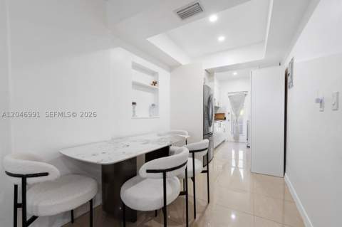 8550 Byron Ave 2H, Miami Beach FL - photo 11 of 29