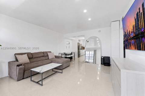 8550 Byron Ave 2H, Miami Beach FL - photo 8 of 29