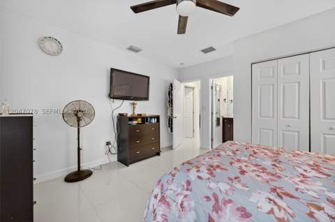 344 SW 3rd St, Florida City FL - photo 17 of 35