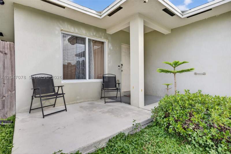 4 bedroom SingleFamilyResidence at 344 SW 3rd St, Town Of Fla City, Florida City — photo 5
