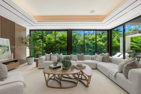 3045 N Bay Rd, Miami Beach FL - photo 13 of 47