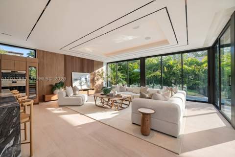 3045 N Bay Rd, Miami Beach FL - photo 8 of 47