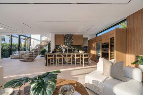 3045 N Bay Rd, Miami Beach FL - photo 9 of 47