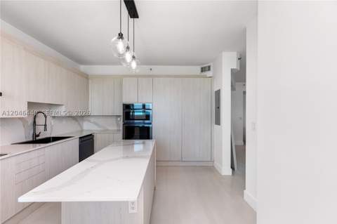 300 S Pointe Dr 907, Miami Beach FL - photo 14 of 82