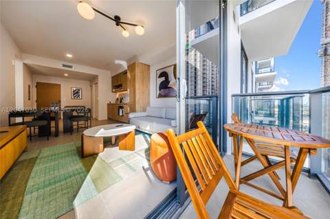 11 NE 6th St 2903, Miami FL - photo 13 of 37