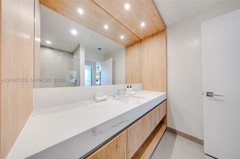 11 NE 6th St 2903, Miami FL - photo 19 of 37