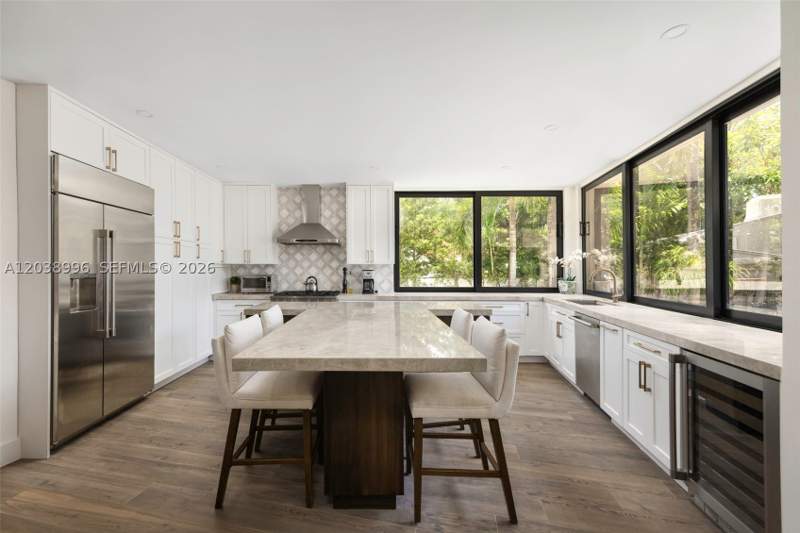 4 bedroom SingleFamilyResidence at 3303 Halissee St, Natoma Manors, Coconut Grove — photo 5