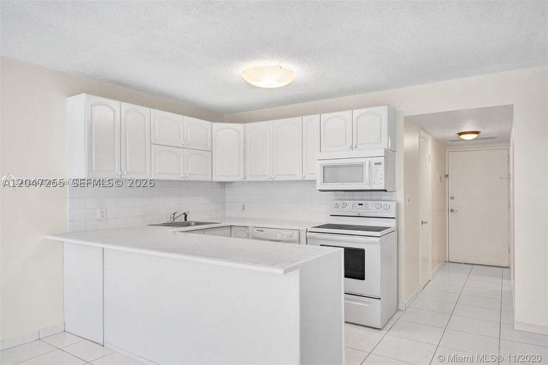 1 bedroom Condominium at 1228 West Ave 613, Bayview Terr Condo, Miami Beach — photo 5