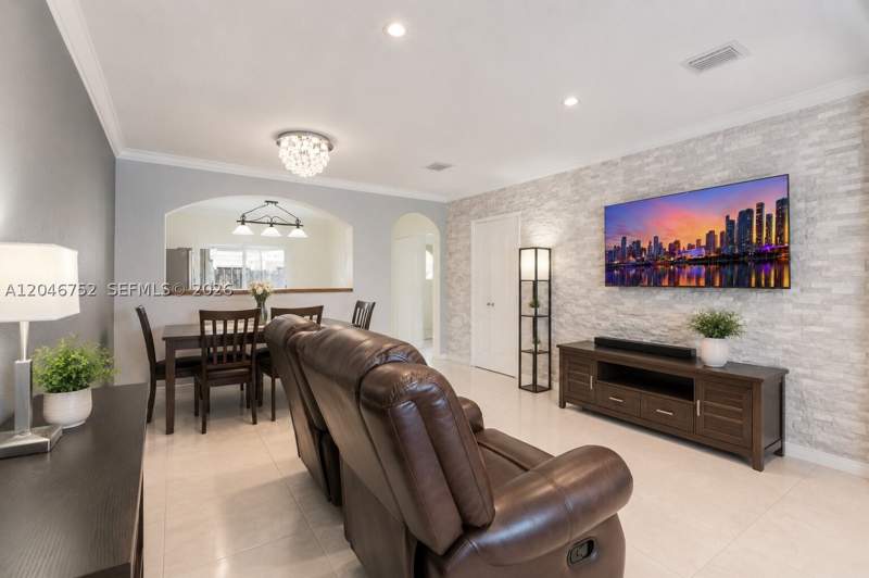 3 bedroom Condominium at 3539 W 76th St 6, Villas Canarias Condo, Hialeah — photo 3