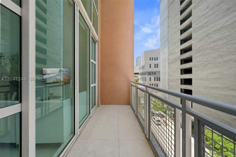 244 Biscayne Blvd 451, Miami FL - photo 13 of 22
