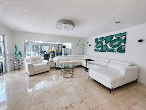 17324 NW 63rd Ave, Hialeah FL - photo 10 of 35