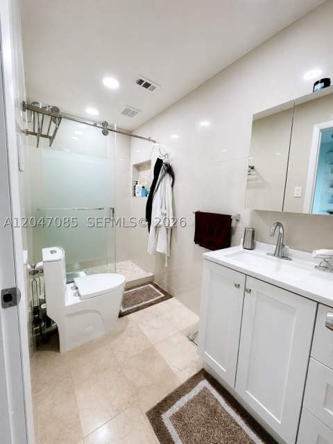 17324 NW 63rd Ave, Hialeah FL - photo 11 of 35