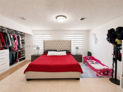 17324 NW 63rd Ave, Hialeah FL - photo 13 of 35