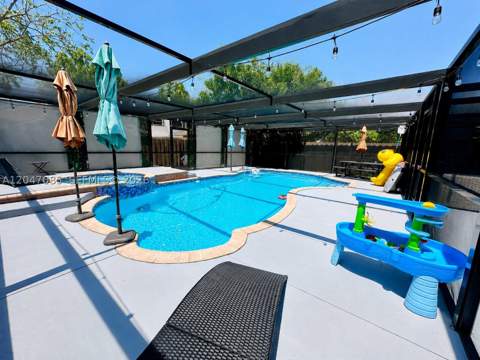 17324 NW 63rd Ave, Hialeah FL - photo 16 of 35
