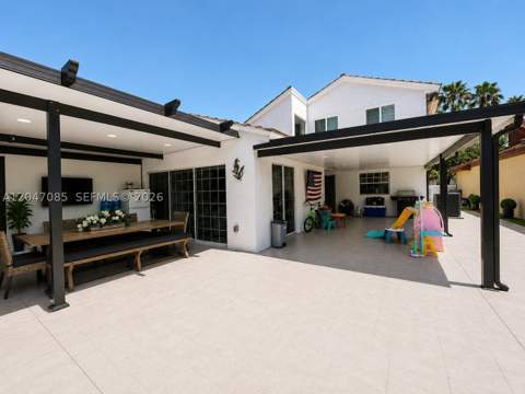 17324 NW 63rd Ave, Hialeah FL - photo 23 of 35