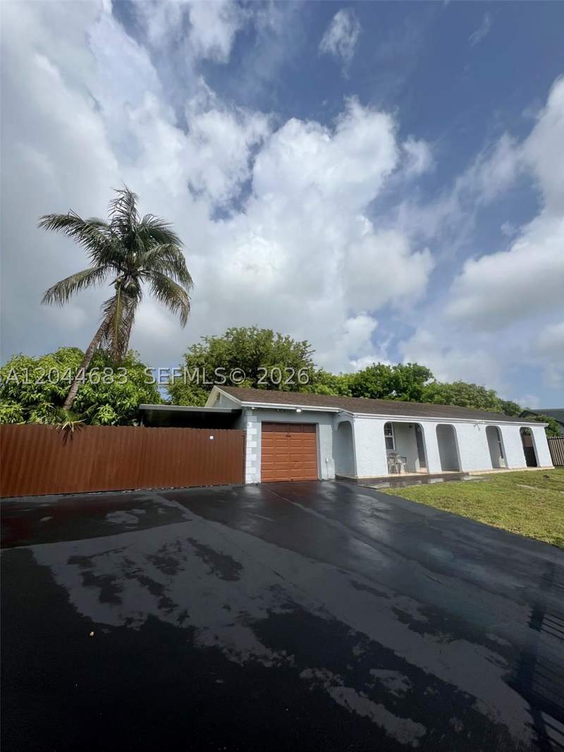 3 bedroom SingleFamilyResidence at 26080 SW 132nd Pl, Meadow Wood Manor Sec 7, Homestead — photo 3