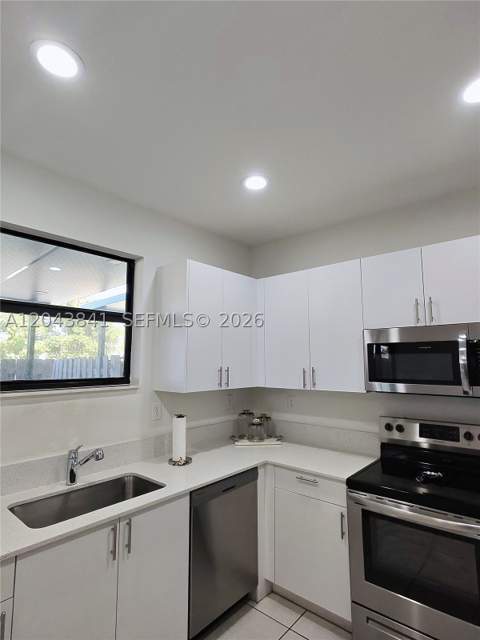 23013 SW 128th Pl, Miami FL - photo 7 of 31