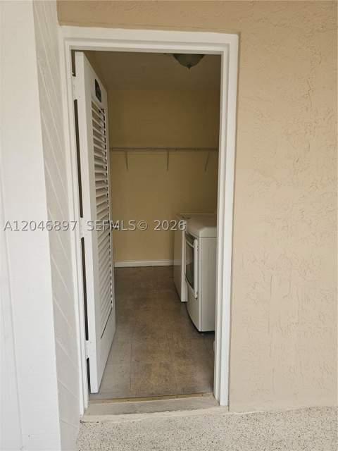 461 Ives Dairy Rd 406-2, Miami FL - photo 16 of 17