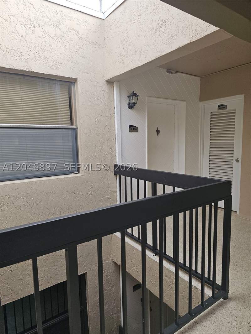 2 bedroom Condominium at 461 Ives Dairy Rd 406-2, Summertree Vilg Calif Cl, Miami — photo 5