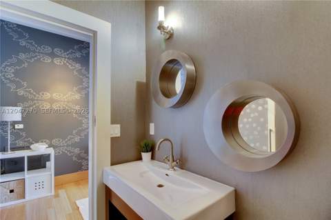 2001 Meridian Ave Ph-21, Miami Beach FL - photo 9 of 14