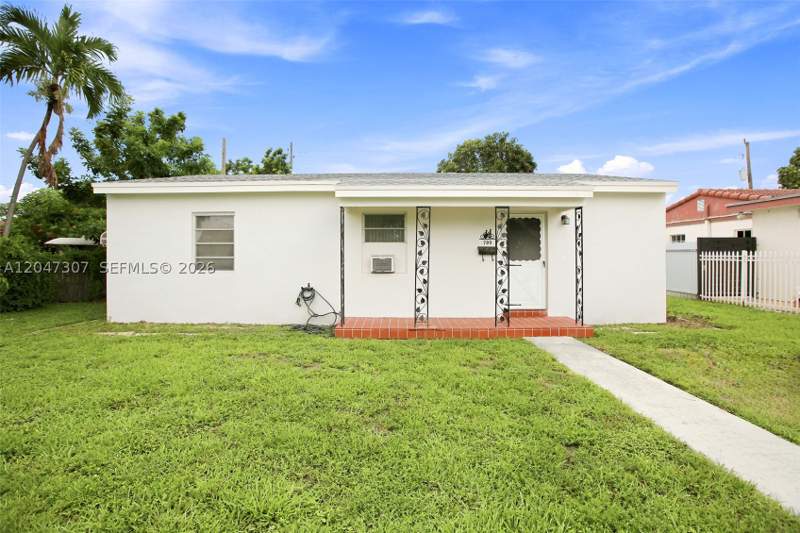 3 bedroom SingleFamilyResidence at 790 E 6th Pl, Sun-Tan Vill Sec 5, Hialeah — photo 3