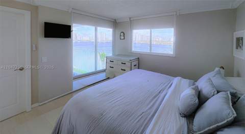18000 N Bay Rd 603, Sunny Isles Beach FL - photo 19 of 30
